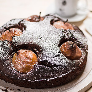 Bezglutenowe ciasto czekoladowe z gruszkami
